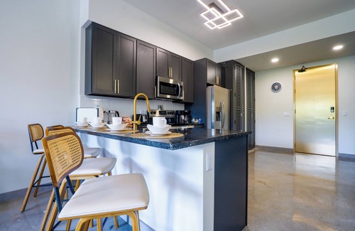 Fort Lauderdale Apartment | Luxe Gem Next to Hard Rock, Diana Pointe & Beach Gym, Rooftop Pool & Workspace