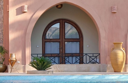 Luxor House | Luxe Ground Floor Suite at Malkata House: Pool & Dine