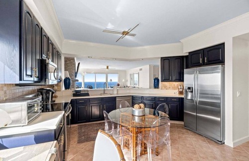 Bel Air Condo | Luxe Gulf-Front Condo w/Panoramic Views, Heated Pool, Spacious Layout-Sleeps 8, Gourmet Kitchen