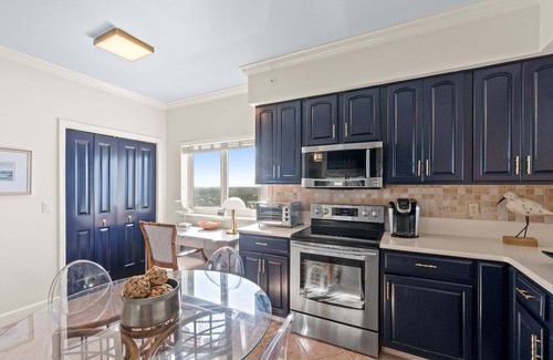 Bel Air Condo | Luxe Gulf-Front Condo w/Panoramic Views, Heated Pool, Spacious Layout-Sleeps 8, Gourmet Kitchen