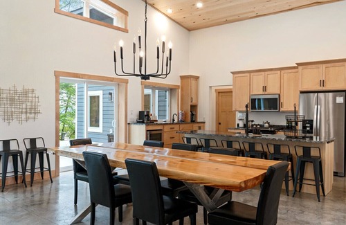 Crosslake Apartment | Luxe Haven: Luxe Lakefront Views, Relax & Escape