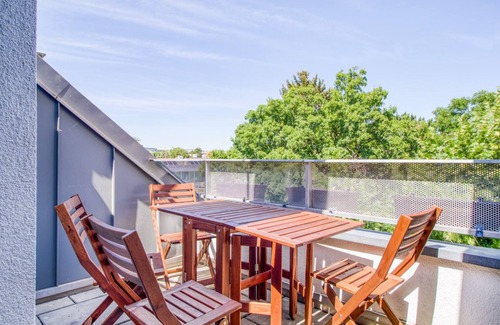 Hietzing Apartment | Luxe Hietzing 3BR w/Community Garden & Private Terrace, by Blueground