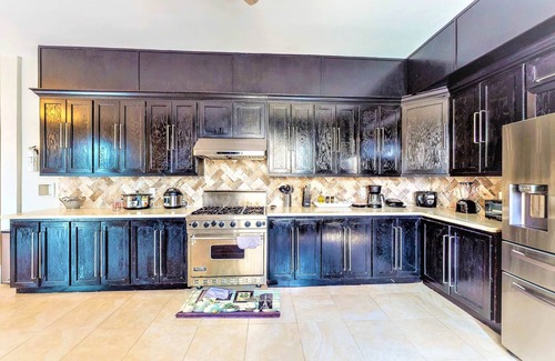 Dickinson Villa | Luxe Home 5 Bedroom Villa