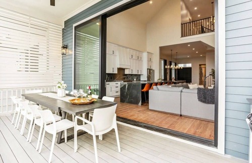 Faubourg Lafayette Hotel | Luxe Home | Heated Pool & Hot Tub