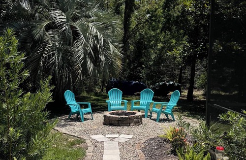 Lecanto House | Luxe Home in Lecanto Florida with Pool and Jacuzzi Tub