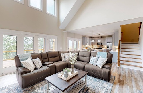 Waleska House | Luxe home with mountain views, hot tub, pool table, & washer/dryer