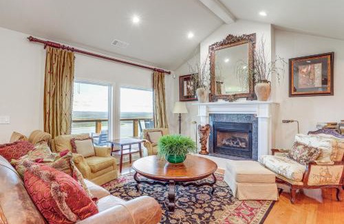 Quitman House | Luxe Home with Panoramic Greers Ferry Lake Views