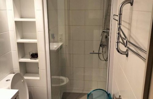 Blankenberge Apartment | luxe hotelkamer rechtstreeks aan de boulevard en zee 4pers