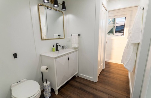 National Harbor Boat Rental | Luxe Houseboat: Majestic Sunsets with 360 Views