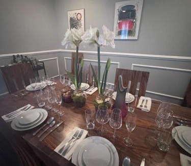 Grand Boulevard Apartment | Luxe Hyde Park Gray Stone near UofC