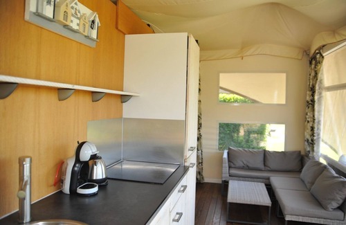 Nieuwvliet House | Luxe Inrichting, Met Badkamer en Terras, Alle Faciliteiten op Loopafstand