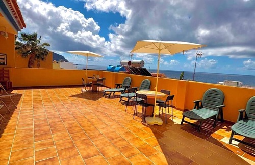 Vueltas Apartment | Luxe Island Escape w/Ocean Views
