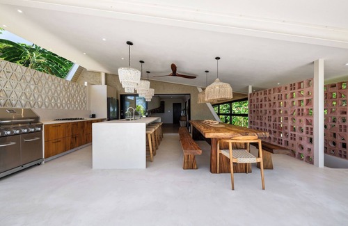 Mata de Platano Ski Chalet | Luxe Jungle Retreat Bali-Style