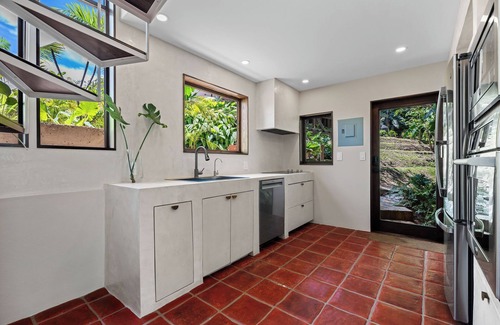 Mata de Platano Ski Chalet | Luxe Jungle Retreat Bali-Style