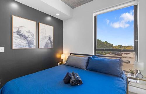 Charlotte Apartment | Luxe King 2BR Suite in South End Charlotte