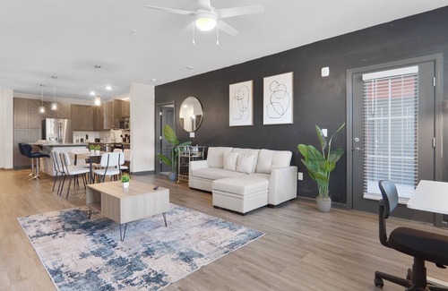 North Raleigh Apartment | Luxe King 3BR Suite in North Raleigh