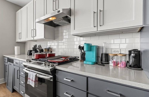 Charlotte Apartment | Luxe King 3BR Suite Waverly Charlotte!