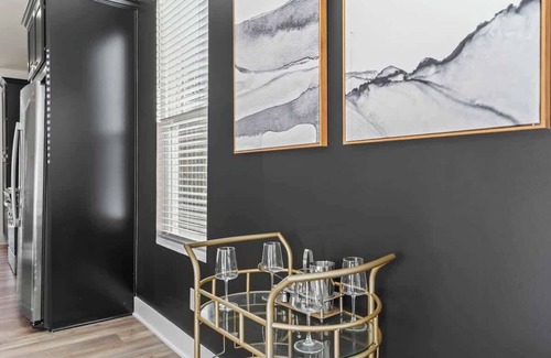 Charlotte House | Luxe King 3BR Townhouse Mins to Uptown CLT!