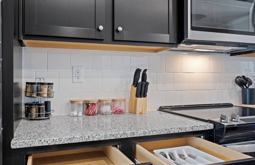 Charlotte House | Luxe King 4BR Townhouse in Uptown CLT