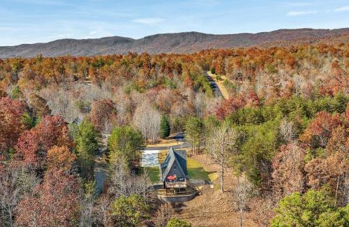 Mill Spring House | LUXE Lake Adger-Lakefront Home, Private Dock, Hot Tub, Fire Pit, Canoe, Epic Mtn & Lake Views, Universal EV Station