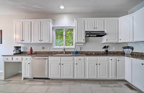 Harrison House | Luxe Lake Chickamauga Retreat w/Boat Dock!