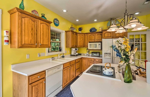 Jamestown House | Luxe Lake Cumberland Retreat w/Decks on 1 Acre!