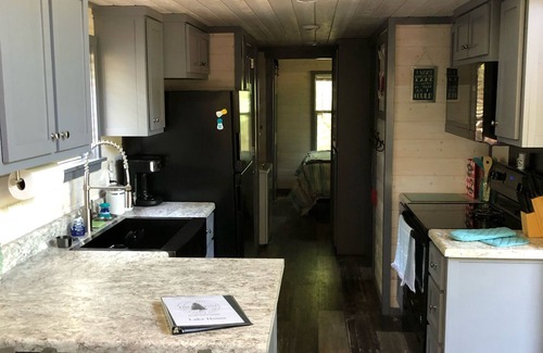 Mount Vernon Cabin | Luxe Lake house - 1 Bed/2 Bed Loft