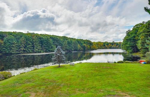 Higganum House | Luxe Lake House in Connecticut Private Dock