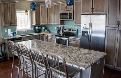 Vernon House | Luxe Lake House
