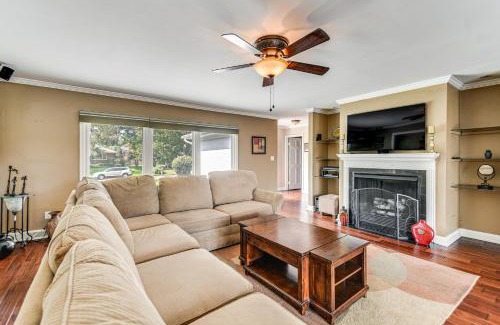 Portsmouth House | Luxe Lakefront Portsmouth Home Fish, Swim and Play!