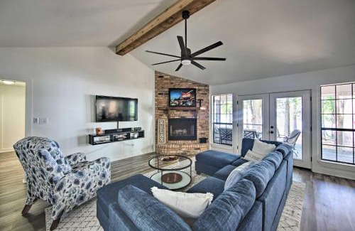 Flint House | Luxe Lakehouse with Sunset Views on Lake Palestine!