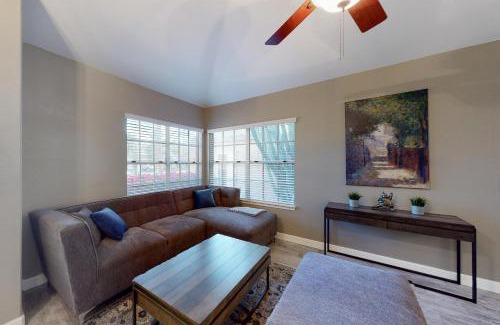 Ahwatukee Foothills House | Luxe Lakewood Villa