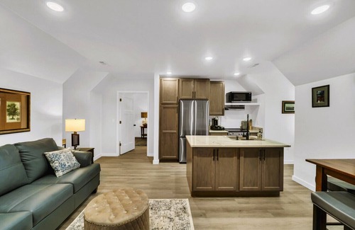 Eureka Springs Apartment | Luxe Loft in Eureka Springs
