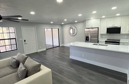 Central Naples House | LUXE LOFT NAPLES