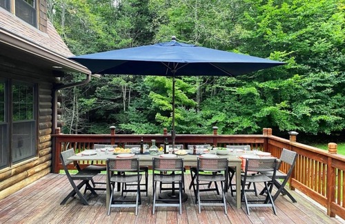 Ellenville House | Luxe Log Cabin w NEW HEATED SALTWATER POOL