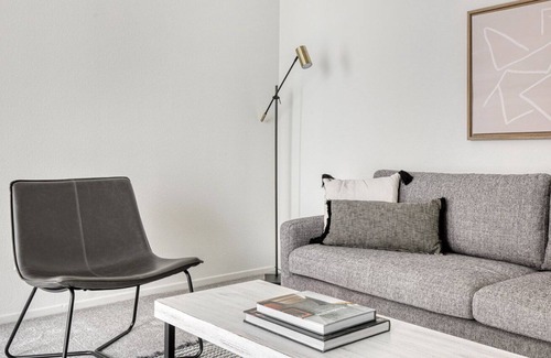 Los Feliz Apartment | Luxe Los Feliz 1BR w/ Gym, Lounge & Pool, near Observatory, by Blueground