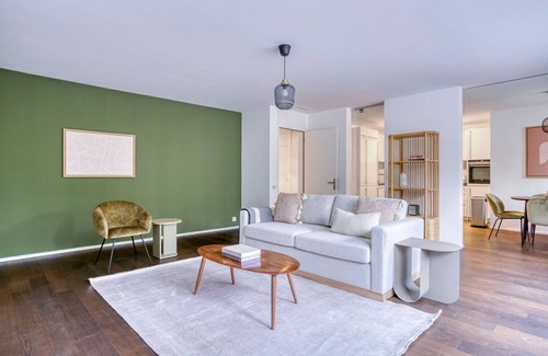 Muhlebach Apartment | Luxe Mühlebach 3.5 Room w/W&D, Parking, 2 mins to Seefeld, by Blueground