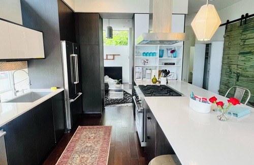 West Queen Anne House | Luxe Mod City Home +VIEWS!+Hot Tub+Parking+AC+Parking