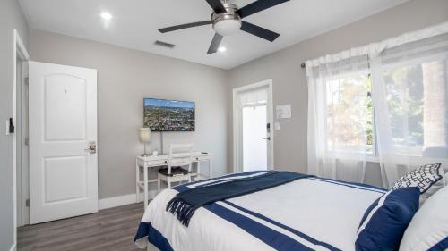 Poinsettia Heights House | Luxe Modern 2 BDR Near Downtown FTL