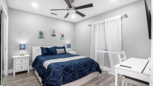 Poinsettia Heights House | Luxe Modern 2 BDR Near Downtown FTL