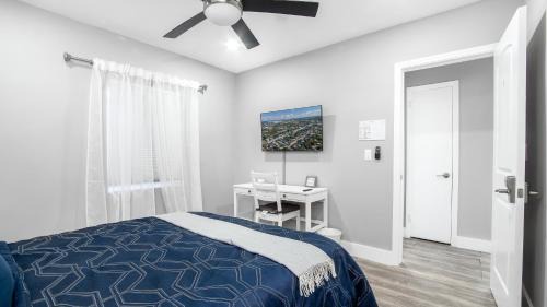 Poinsettia Heights House | Luxe Modern 2 BDR Near Downtown FTL