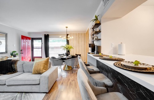 Oak Lawn Condo | Luxe + Modern Dallas Condo: 2 Mi to Highland Park!