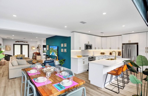 Lake Ridge House | Luxe-modern heated pool home near FTL Beach, Las Olas Blvd & Wilton Manors