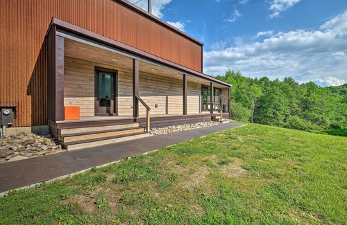 Salem House | Luxe + Modern Home: 30 Mi to Saratoga Springs!