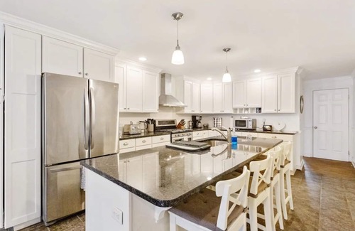 Forty Acres House | Luxe Modern Townhome Near Downtown Wilmington!