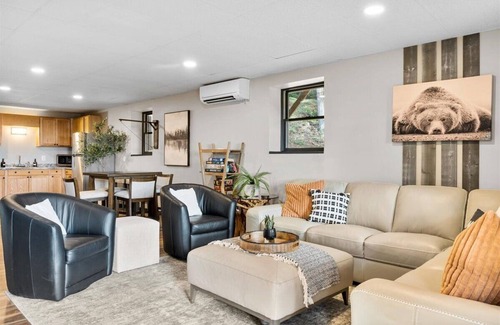 Greenville - Spartanburg Cabin | Luxe Mountain getaway only 15 minutes from the city!