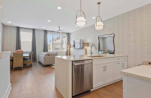 Hurwood Heights House | Luxe Music City Show House! Walk to Geodis Park!