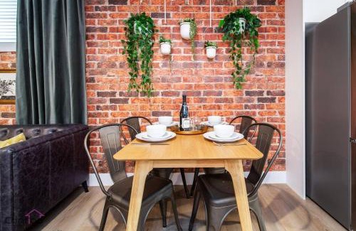 Jasper Place Apartment | Luxe New York Style Bsmt Suite, Near DT & WEM, King Bed, WiFi