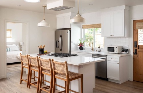 Oceanside House | LUXE OceanView Estate| Sleeps 22| FirePits| 3 Spas