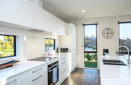 Martinborough Apartment | Luxe On Burgundy, Martinborough